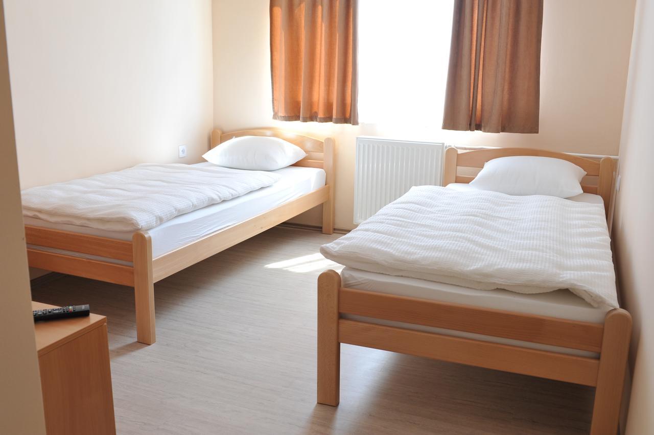 City Hostel บันยาลูกา ภายนอก รูปภาพ