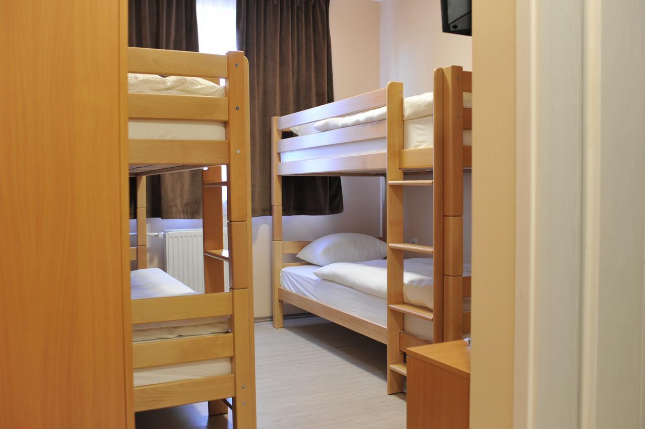 City Hostel บันยาลูกา ภายนอก รูปภาพ